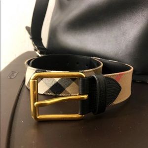 Authentic Burberry belt woman